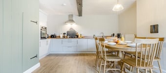3 Bed in Mannington (oc-r32335)