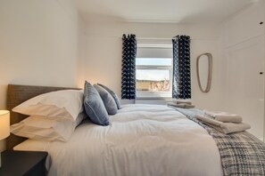 Iron/ironing board, travel cot, free WiFi, bed sheets - 3 Bed in Sheringham (oc-2144) (Sheringham)
