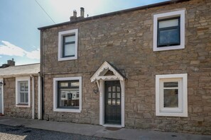 Exterior - 2 Bed in Seahouses (oc-gd1926) (Seahouses)