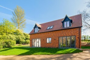 Exterior - 2 Bed in Hemblington (oc-2134) (Hemblington)