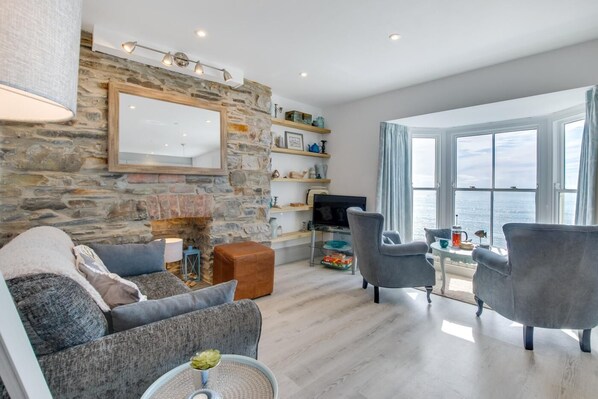 TV - 2 Bed in Aberystwyth (oc-bow200) (Aberystwyth)