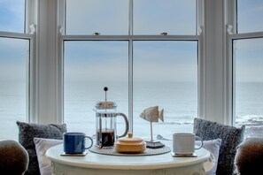 Dining - 2 Bed in Aberystwyth (oc-bow200) (Aberystwyth)