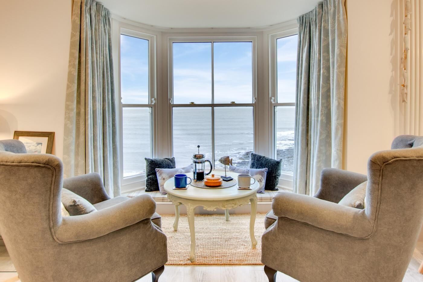 المن شأة من الداخل