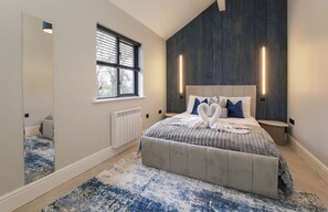 Room - Sycamore Lodge - sleeps 4 guests in 2 bedrooms (South duffield)