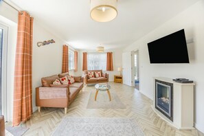 TV - 3 Bed in Skegness (oc-b32409) (Skegness)