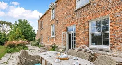 7 Bed in Tincleton (oc-i32533)