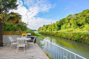 Outdoor dining - 2 Bed in Wadebridge (oc-p00445) (Little Petherick)