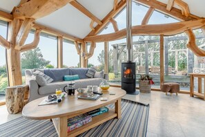 TV, fireplace - 4 Bed in Instow (oc-h32283) (Westleigh)