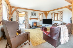 TV, fireplace - 4 Bed in Instow (oc-h32283) (Westleigh)