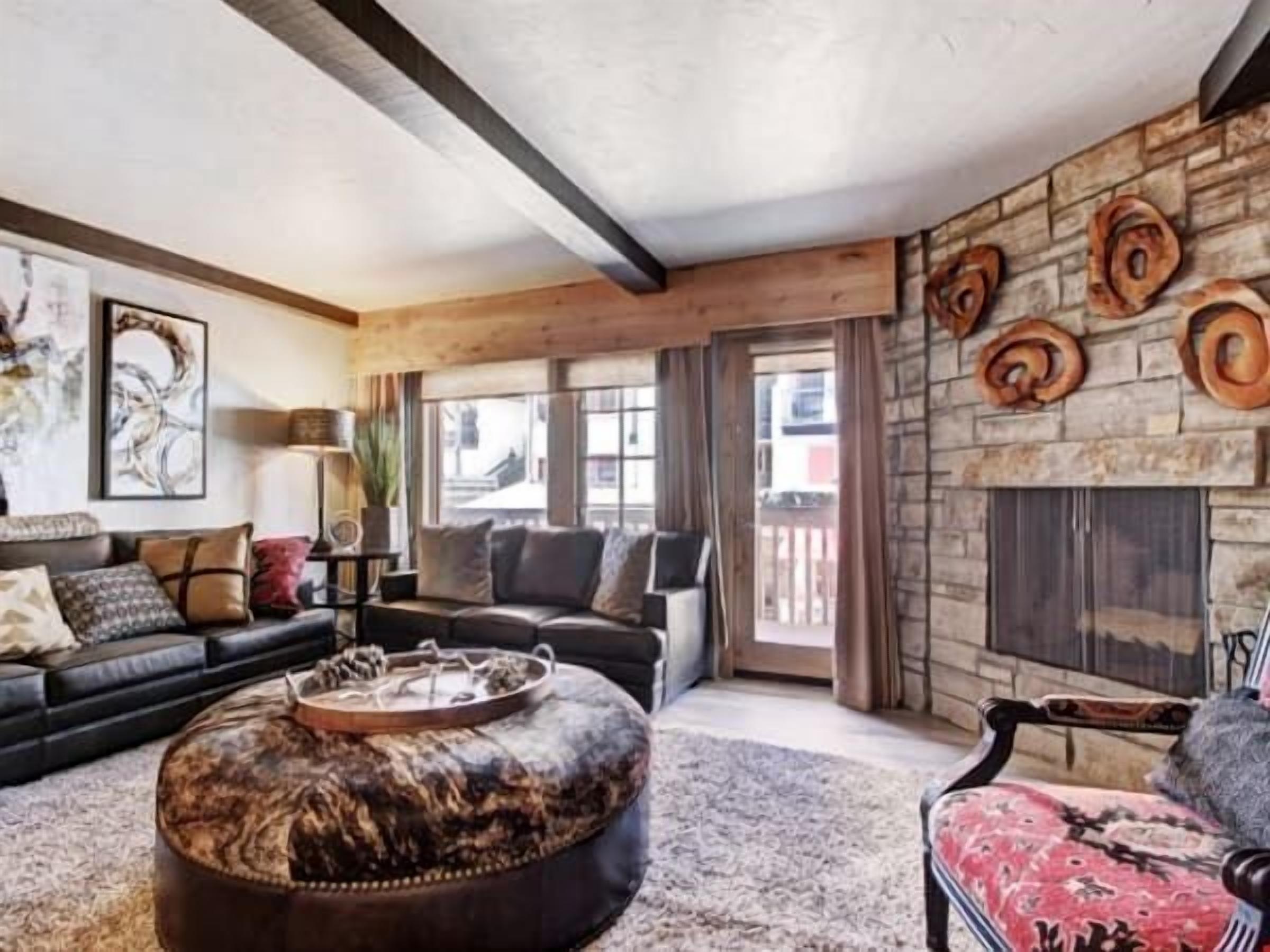 TV, peis og kontorer