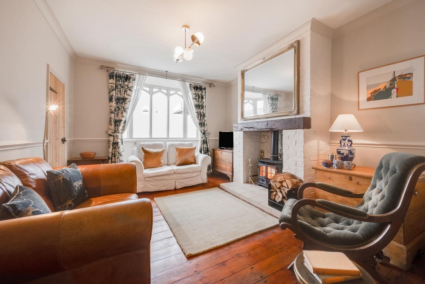 Televisie en een open haard