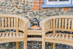 Property grounds - 2 Bed in Wells-next-the-Sea (oc-t32601) (Wells-next-the-Sea)