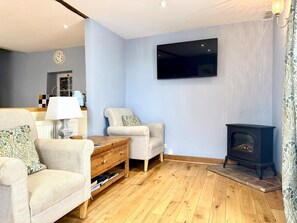 TV - 2 Bed in Wells-next-the-Sea (oc-t32601) (Wells-next-the-Sea)