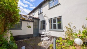Terrace/patio - 2 Bed in Walsham-le-Willows (oc-gabpla) (Walsham le Willows)