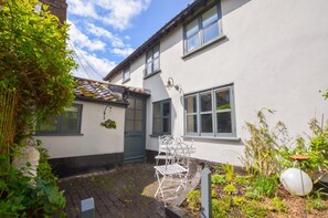 Terrace/patio - 2 Bed in Walsham-le-Willows (oc-gabpla) (Walsham le Willows)