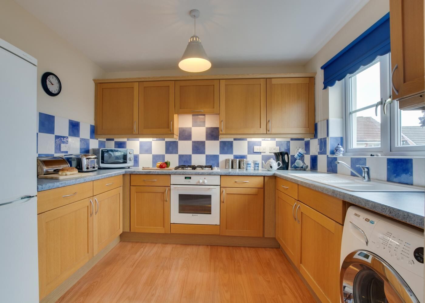 Microwave, oven, cookware/dishes/utensils