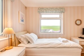 Unclassified image, 5 of 21, button