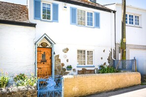 Exterior detail - 3 Bed in Newquay (oc-p00484) (Newquay)