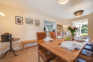 Dining - 4 Bed in Welshpool (oc-wab267) (Welshpool)
