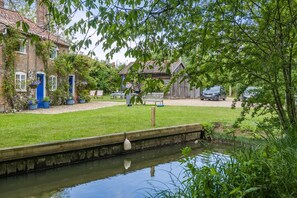 Property grounds - 2 Bed in Stalham (oc-u32571) (Stalham)