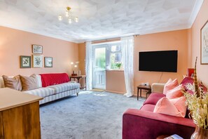 TV - 2 Bed in Cromer (oc-t32572) (Cromer)