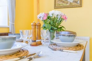 Dining - 2 Bed in Cromer (oc-t32572) (Cromer)