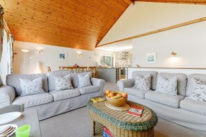 TV - 3 Bed in Wadebridge (oc-p00427) (Little Petherick)