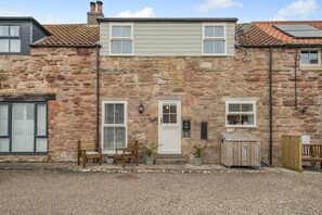 Exterior - 2 Bed in Seahouses (oc-c32436) (North Sunderland)
