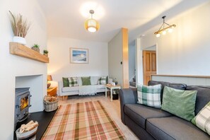 TV, fireplace - 2 Bed in Seahouses (oc-c32436) (North Sunderland)