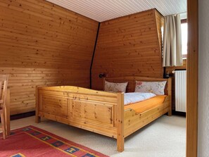 WiFi, bed sheets - Cozy double room with sunny balcony (Sylt)