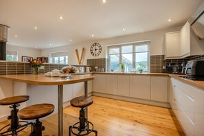 Microwave, oven, dishwasher, high chair - 3 Bed in Mevagissey (oc-vaview) (Mevagissey)