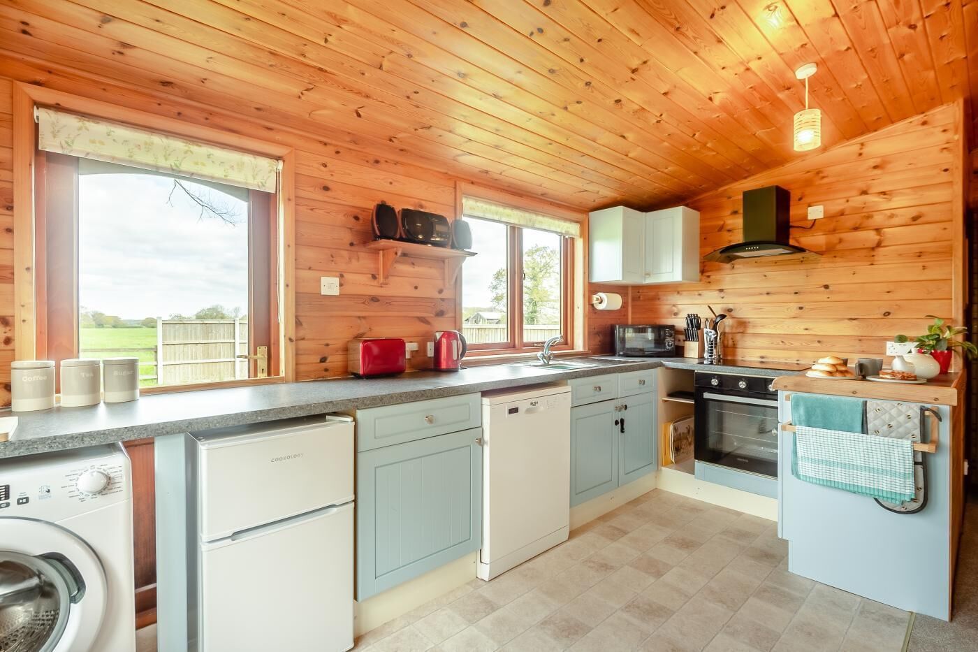 Microwave, oven, dishwasher, cookware/dishes/utensils