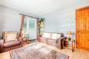 TV - 1 Bed in Wadebridge (oc-p00232) (Wadebridge)