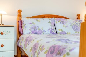 Iron/ironing board, free WiFi, bed sheets - 1 Bed in Wadebridge (oc-p00232) (Wadebridge)