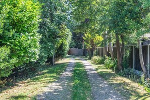 Property grounds - 1 Bed in Lowestoft (oc-w32646) (Lowestoft)