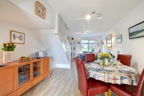 Dining - 2 Bed in Padstow (oc-p00422) (Padstow)