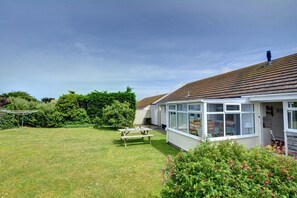 Outdoor dining - 3 Bed in Padstow (oc-p00338) (Constantine Bay)