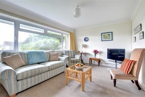 TV - 3 Bed in Padstow (oc-p00338) (Constantine Bay)