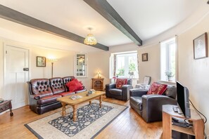 TV - 3 Bed in Hastings (oc-h32649) (Three Oaks)
