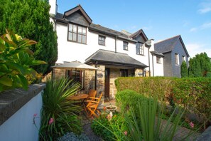Exterior - 2 Bed in Padstow (oc-p00424) (Padstow)