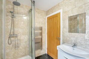 Bathroom - 2 Bed in Crook (oc-s32614) (Crook)