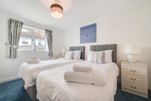 Free WiFi, bed sheets - 2 Bed in Porthleven (oc-p00972) (Porthleven)