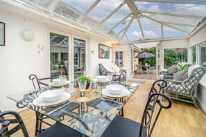 Dining - 3 Bed in Padstow (oc-p00448) (Saint Merryn)