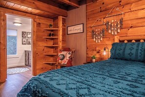 Tabla de planchar con plancha, wifi gratis y ropa de cama 