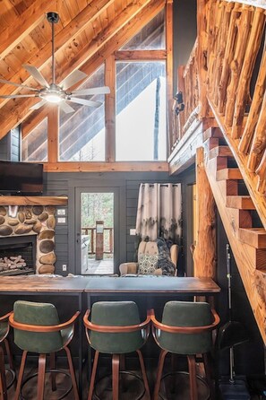 Interior - Hot Tub, Views, & True Smoky Mountain Charm! (Sevierville)