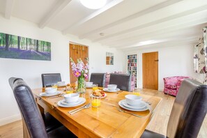Dining - 3 Bed in Padstow (oc-p00294) (Saint Issey)