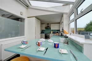 Private kitchen - 4 Bed in Padstow (oc-p00528) (Trevone)