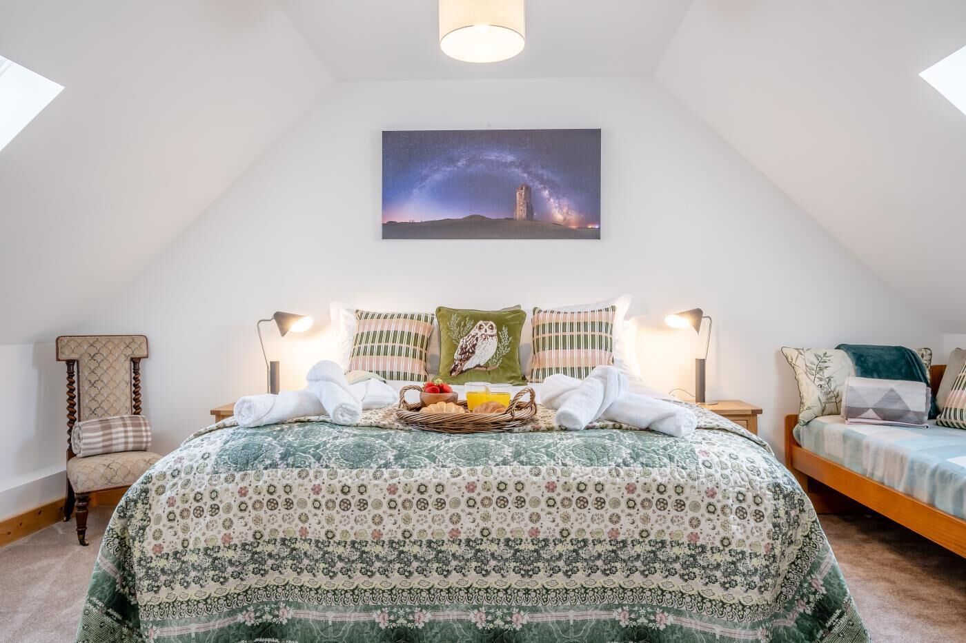 4 bedrooms, bed sheets