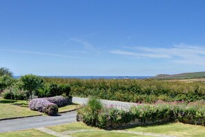 Property grounds - 2 Bed in Padstow (oc-p00002) (Padstow)