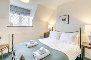 Iron/ironing board, free WiFi, bed sheets - 3 Bed in Cressbrook (oc-b32600) (Cressbrook)